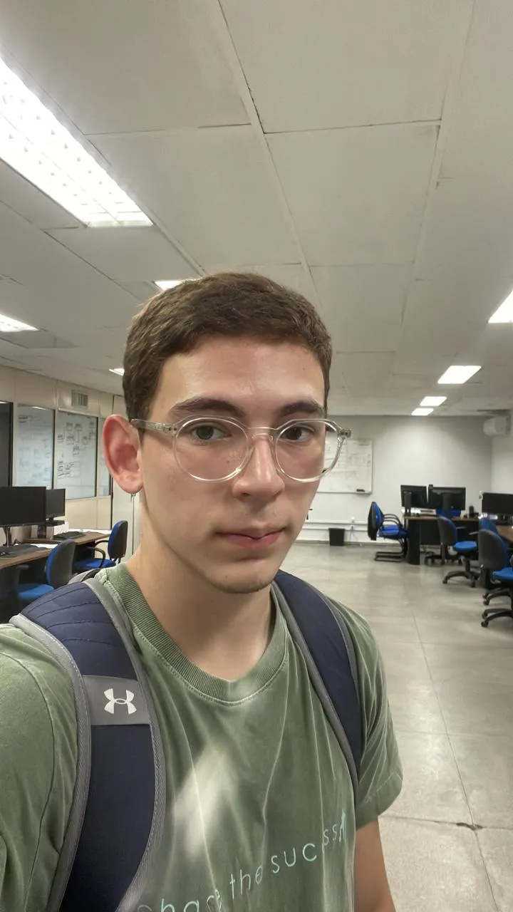 Selfie of Arthur in a computer lab during his first internship